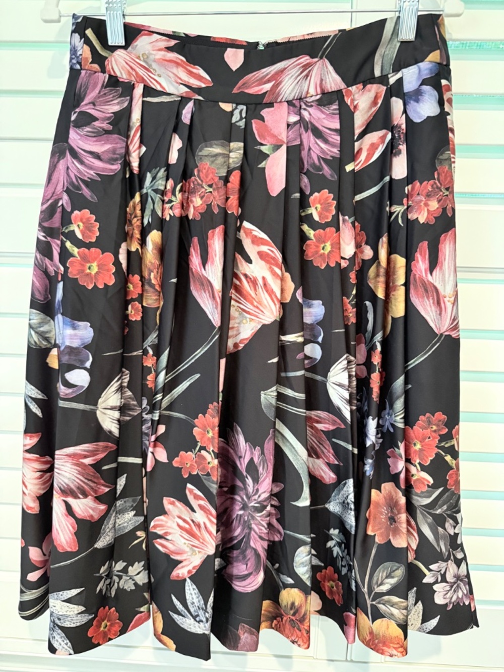 Floral pleated skirt